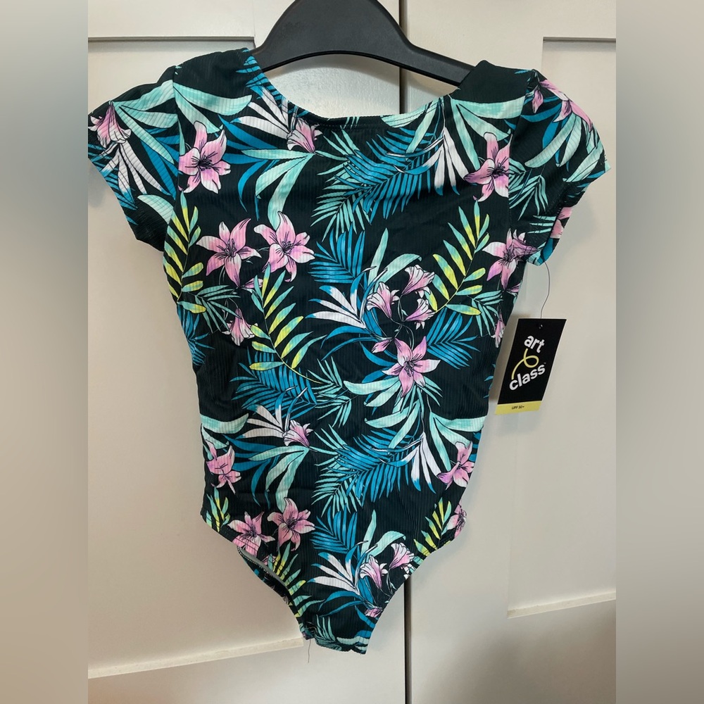 Brand new Art Class girls bathing suit, size M (7/8)